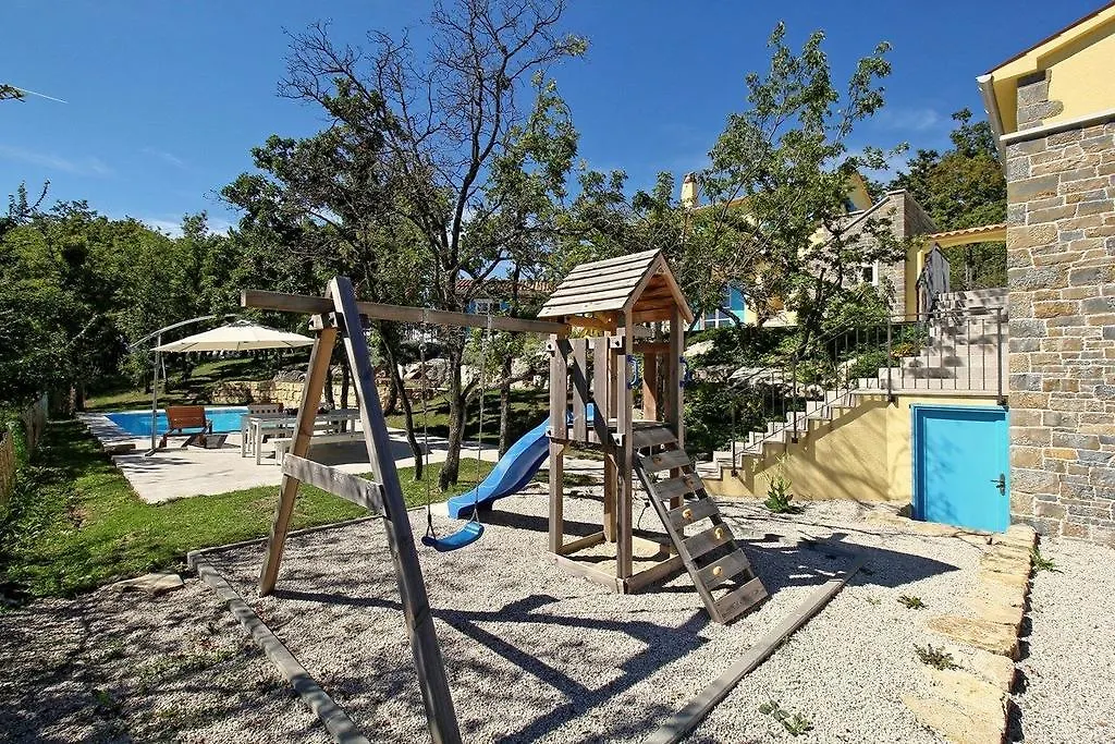 Villa Dvori Na Brigu Pazin Dom wakacyjny